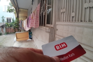 Market kartı BİM kart yardimlarimiz devam ediyor Okullar açılmadan önce yetim ve yoksul ailelerimize okul ve gıda alışverişleri için dağıtımda bulunduk 