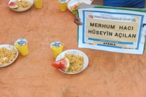 Yemek dağıtımı 