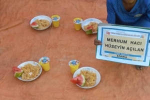 Yemek dağıtımı 
