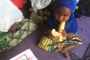 Afrika'da yetim yoksul çocuklara Ekmek dağıtımına devam ediyoruz