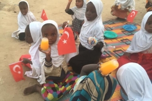 Afrika Çad yemek dağıtımı