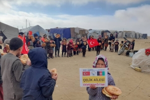 Afganistan çadırlar bölgesinde ekmek dağıtımı yaptık 2022