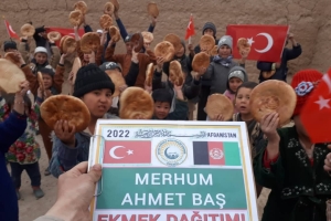 Afganistan cevizcan vilayetinde Ekmek dağıtımı yapıldı
