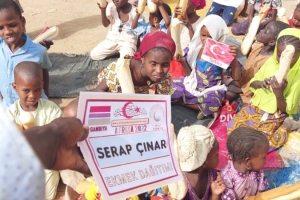 Dünyanın 6.en fakir ülkesi Afrika Gambiya'da ekmek dağıtımı organizasyonumuz