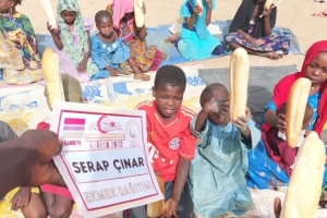 Dünyanın 6.en fakir ülkesi Afrika Gambiya'da ekmek dağıtımı organizasyonumuz