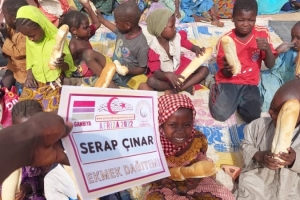 Dünyanın 6.en fakir ülkesi Afrika Gambiya'da ekmek dağıtımı organizasyonumuz