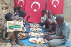 Dünyanın 2.en Fakir ülkesi Afrika Orta Afrika Cumhuriyeti yemek dağıtımı 20 Görsel