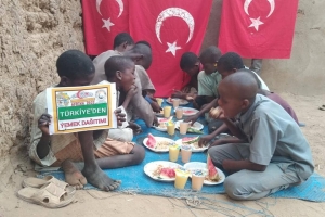 Dünyanın 2.en Fakir ülkesi Afrika Orta Afrika Cumhuriyeti yemek dağıtımı 20 Görsel