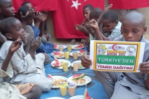 Dünyanın 2.en Fakir ülkesi Afrika Orta Afrika Cumhuriyeti yemek dağıtımı 20 Görsel
