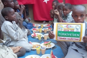 Dünyanın 2.en Fakir ülkesi Afrika Orta Afrika Cumhuriyeti yemek dağıtımı 20 Görsel