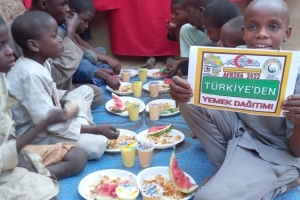 Dünyanın 2.en Fakir ülkesi Afrika Orta Afrika Cumhuriyeti yemek dağıtımı 20 Görsel