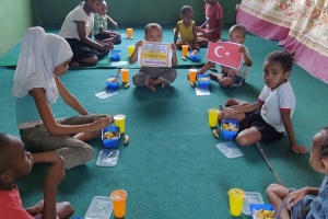 Madagaskar da yemek dağıtımı