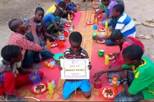 Ramazan ayı Afrika Nijerya iftar yemeği dağıtımı