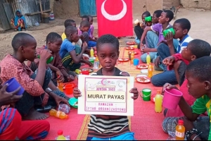 Ramazan ayı Afrika Nijerya iftar yemeği dağıtımı