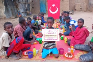 Ramazan ayı Afrika Nijerya iftar yemeği dağıtımı