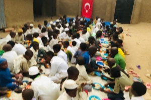 Afrika Çad bölgesinde iftar yemeği dağıtımı yapıldı Ramazan 2022