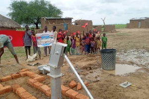 Afrika Nijer Su kuyusu etrafının yalaginin yapılması Murat Küçük sukuyusu 2022 