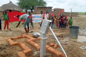 Afrika Nijer Su kuyusu etrafının yalaginin yapılması Murat Küçük sukuyusu 2022 