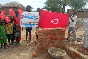 Afrika Nijer Su kuyusu etrafının yalaginin yapılması Murat Küçük sukuyusu 2022 