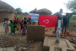 Afrika Nijer Su kuyusu etrafının yalaginin yapılması Murat Küçük sukuyusu 2022 