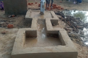 Afrika Nijer Su kuyusu etrafının yalaginin yapılması Murat Küçük sukuyusu 2022 