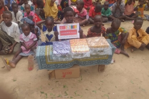 Afrika Kamerun çocukları sevindirme bisküvi dağıtımı gerçekleştirildi Ağustos 2022