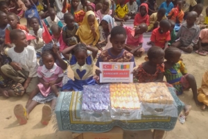 Afrika Kamerun çocukları sevindirme bisküvi dağıtımı gerçekleştirildi Ağustos 2022