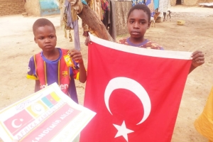 Afrika Kamerun çocukları sevindirme bisküvi dağıtımı gerçekleştirildi Ağustos 2022