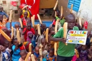 Ekmek dağıtımlarımız devam ediyor Bugün Afrika Benin de yetim ve yoksul ailelere dağıtıldı Eylül 2022