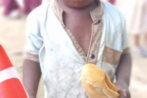 Yetim ve yoksul ailelere ekmek dağıtımlarımız devam ediyor Bugün Afrika Beninde dağıtım yapıldı Eylül 2022