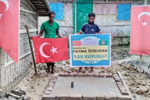 Arakan kampları Merhume FATMA Õzbudak su kuyusu sondaj ve suyun bulunması kuyu taşı yapilmasi