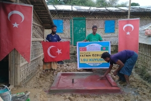 Arakan kampları Merhume FATMA Õzbudak su kuyusu sondaj ve suyun bulunması kuyu taşı yapilmasi