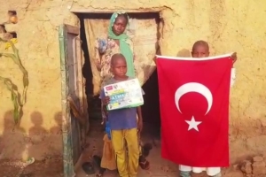 Afrika Kamerunun yoksul köylerindeki ailelere kurban eti dağıtımında bulunduk Ekim 2022