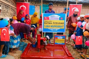 Merhume FATMA Õzbudak su kuyusu açılışınıi yaptık ARAKAN KAMPLARI Ekim 2022