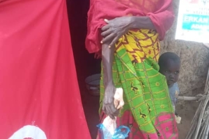 Afrika Kamerun köylerinde Adak kurbanı keserek yetim ve yoksul aileleri evlerinde ziyaret ederek dağıttik Ekim 2022