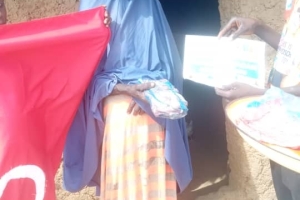 Afrika Kamerun köylerinde Adak kurbanı keserek yetim ve yoksul aileleri evlerinde ziyaret ederek dağıttik Ekim 2022