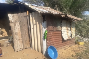 Afrika Madagaskar ülkesinde yetim ve yoksul aileler için akika kurbanı kestirip evlerinde ziyaret ederek etlerin dağıtımını yaptık