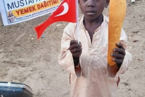 Afrika bölgesindeki ekmek dağıtımlarımız tüm hiziyla devam ediyor