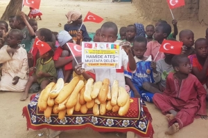 Afrika bölgesindeki ekmek dağıtımlarımız tüm hiziyla devam ediyor