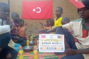 Afrika Kamerun yemek dağıtımı Kasım 2022 