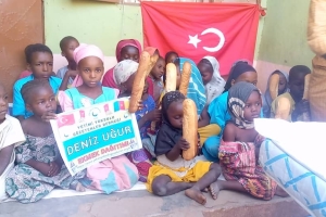 Afrika Kamerun ekmek dağıtımı 2022