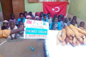 Afrika Kamerun ekmek dağıtımı 2022