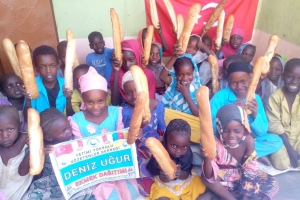 Afrika Kamerun ekmek dağıtımı 2022