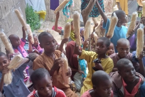 Afrika Nijerya bölgesinde yetim ve yoksul çocuklara ekmek dağıtımı yapıldı Kasım 2022 