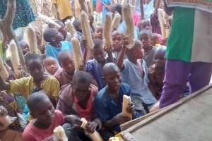 Afrika Nijerya bölgesinde yetim ve yoksul çocuklara ekmek dağıtımı yapıldı Kasım 2022 