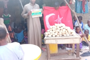 Afrika Nijerya bölgesinde yetim ve yoksul çocuklara ekmek dağıtımı yapıldı Kasım 2022 