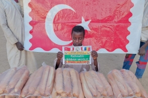 Afrika Çad bölgesinde yetim ve yoksul çocuklara ekmek dağıtımında bulunduk Kasım 2022 