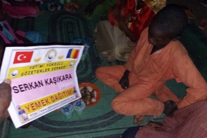 Afrika Çad bölgesinde yetim ve yoksul çocuklara yemek dağıtımı yapıldı Kasım 2022
