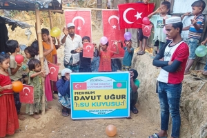 Bangladeş Arakan kampları merhum Davut Uğur su kuyusu temel atma ve sondaj çalışmaları