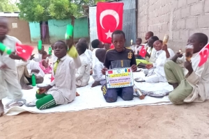 Öğretmenler günü hediyesi Afrika Çad yemek dagitimi